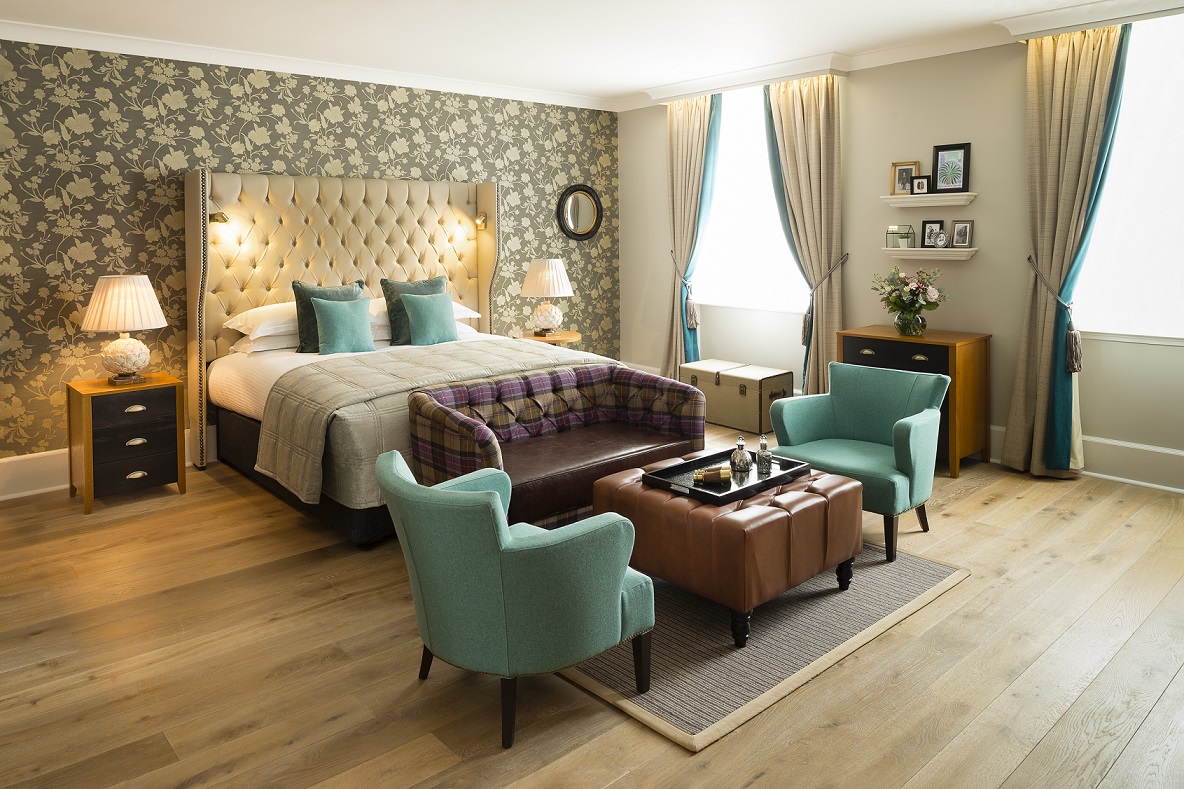 The Baileys Hotel Executive Suite bedroom
